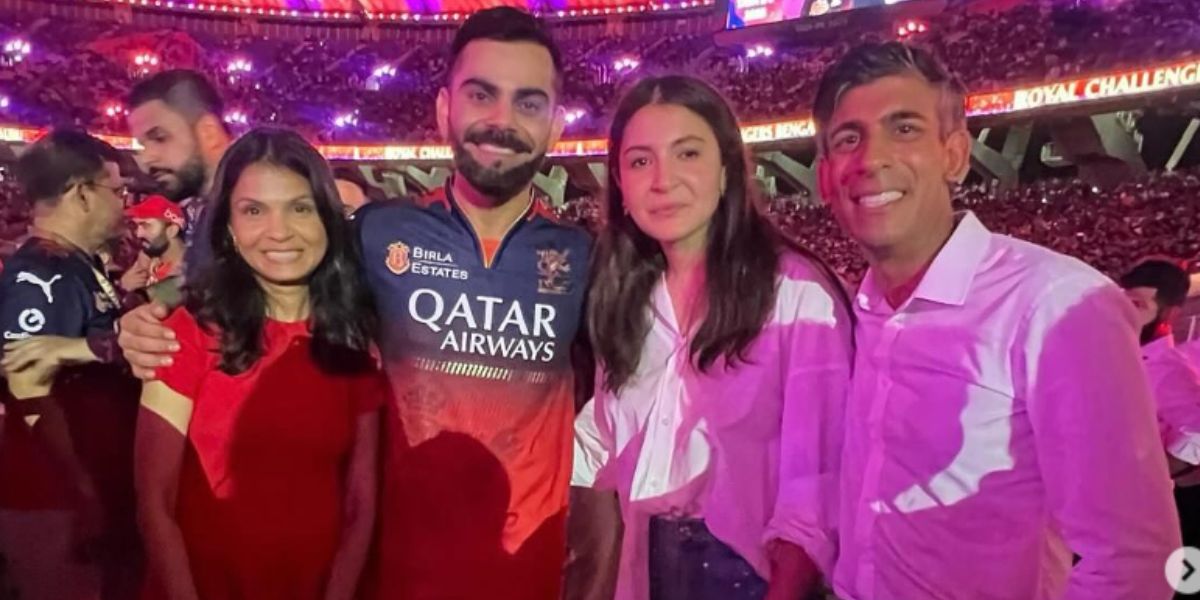 विराट कोहली और अनुष्का शर्मा के साथ भी फोटो कराया क्लिक विराट कोहली और अनुष्का शर्मा के साथ भी फोटो कराया क्लिक
