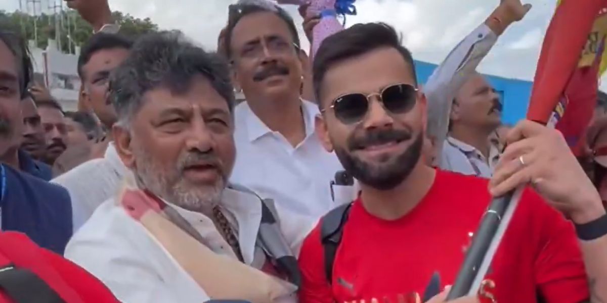 बेंगलुरू पहुंचते ही RCB का हुआ ग्रेंड वेलकम बेंगलुरू पहुंचते ही RCB का हुआ ग्रेंड वेलकम