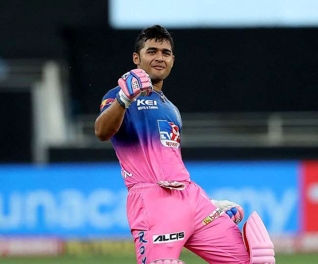 IPL 2023 में रिटेन होते ही ताबड़तोड़ फॉर्म में आए Riyan Parag, विजय हजारे ट्रॉफी में लगातार जड़ा दूस...