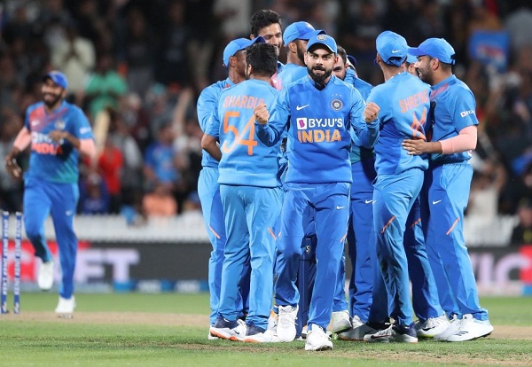 VIDEO: शिखर धवन ने शेयर किया वीडियो, जिसमें बच्चे बने दिख रहे हैं पंत और रोहित