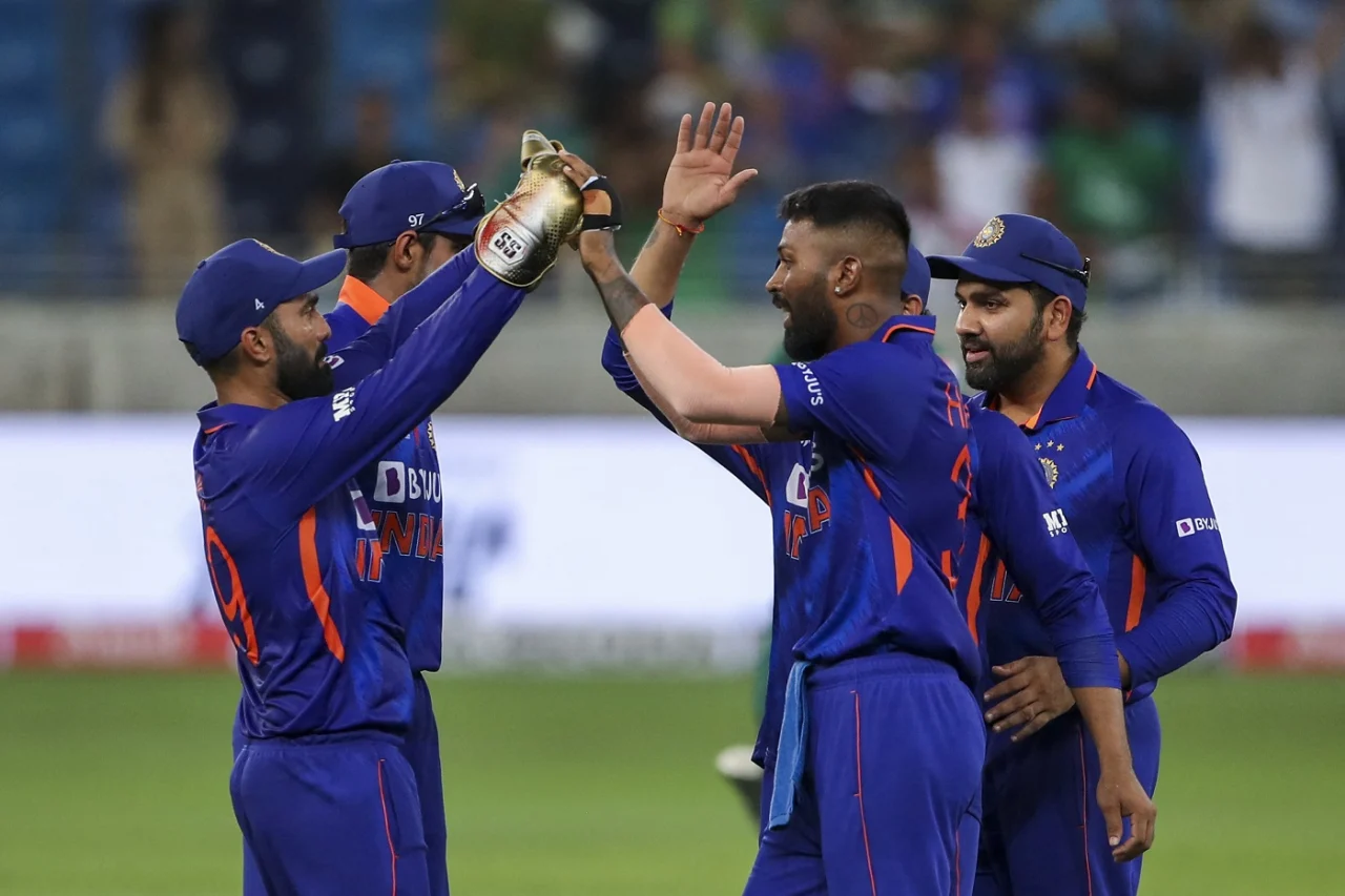 IND vs PAK: पाकिस्तान को दूसरी बार पटखनी देने के लिए भारत की प्लेइंग-XI में बदलाव तय, इन 2 खिलाड़ियो...