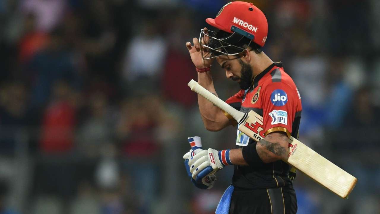 IPL 2021: मुंबई इंडियंस के खिलाफ विराट कोहली के साथ बड़ा हादसा होने से बचा, देखें वीडियो