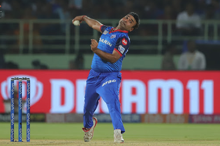 IPL Archive: क्या आप जानते हैं आईपीएल में किस गेंदबाज ने लिए हैं हारे हुए मैचों में सबसे ज्यादा विके...
