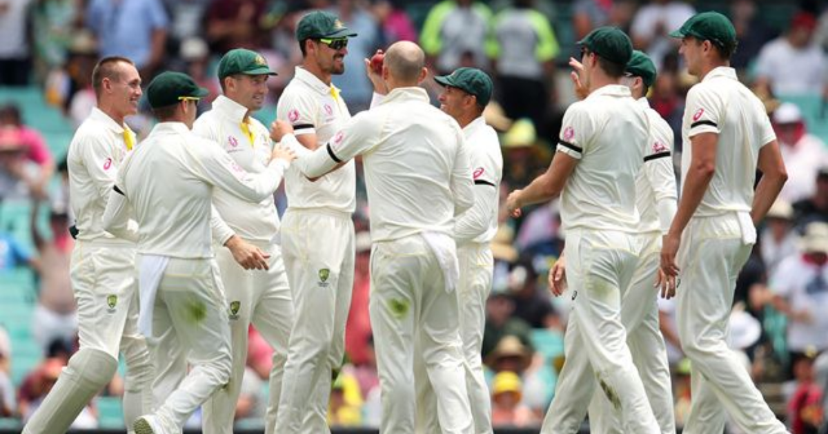 PAK vs AUS: पाकिस्तान के खिलाफ पहले टेस्ट में काली पट्टी बांधकर उतरे ऑस्ट्रेलियाई खिलाड़ी, जानें वजह