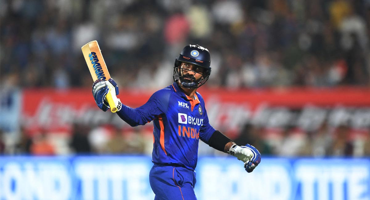 Dinesh Karthik के डेब्यू मैच में उनके खिलाफ खेलने वाला क्रिकेटर बना अंपायर, ENG vs IND मैच में उतरा...