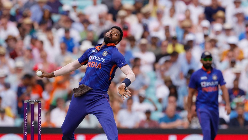 "आग लगा दी आग", Hardik Pandya की आग उगलती गेंदबाजी देख फैंस हुए हैरान, सोशल मीडिया पर देने लगे गजब र...