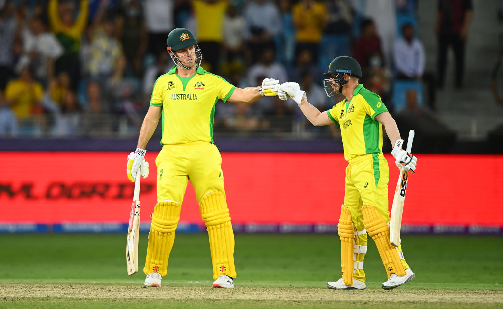 T20 World Cup 2021: David Warner की तोबड़तोड़ पारी देख फैंस करने लगे SRH को ट्रोल, ऑस्ट्रेलिया को मि...
