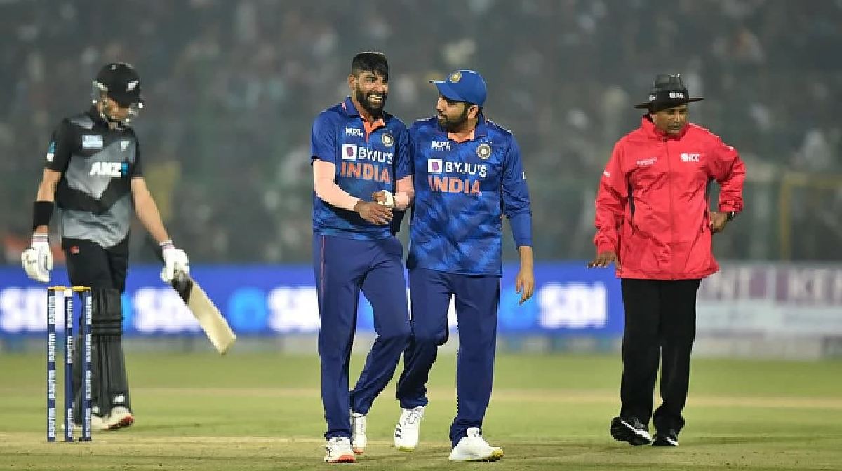 पूर्व गेंदबाज का बड़ा बयान, मौजूदा टीम में मौजूद सिर्फ एक गेंदबाज को मिल सकती है आगामी T20 WC में जग...