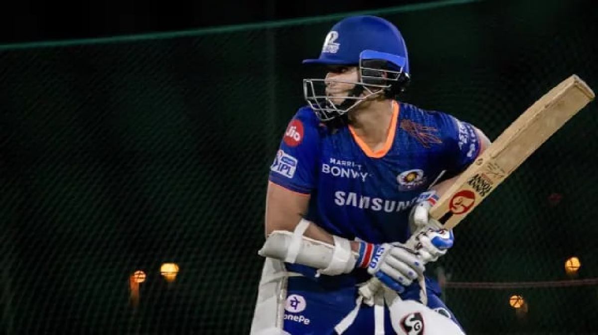 IPL Arjun tendulkar make his debut for MI today sara tendulkar reaction viral