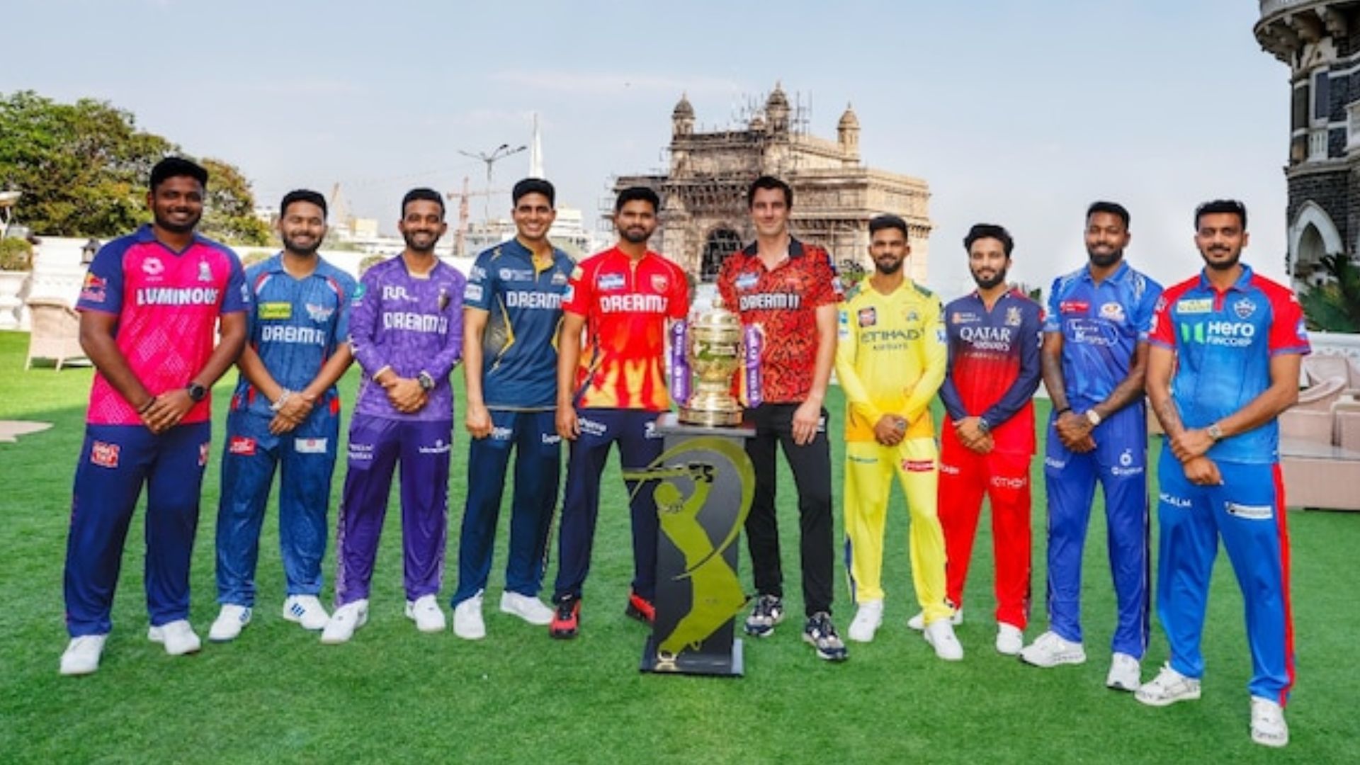 अगले साल IPL में अपनी आधी टीम को ऑक्शन में उतारने पर मजबूर होगी ये 2 फ्रेंचाईजी, बीच सीजन हो चुका है...