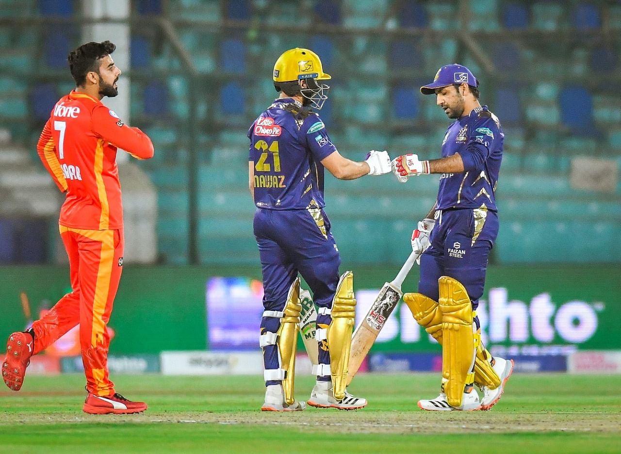 Pakistan Super League का एक VIDEO जमकर हो रहा वायरल, बल्लेबाज के आउट होने का तरीका देख नहीं रोक पाएं...