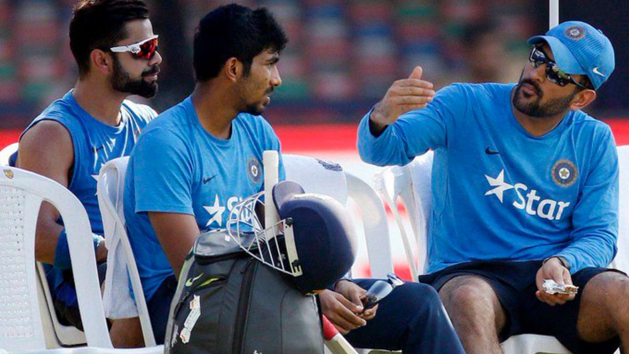 'धोनी की बात बड़े ध्यान से सुनते थे बुमराह', पूर्व कोच ने खोले ड्रेसिंग रूम के कई बड़े राज