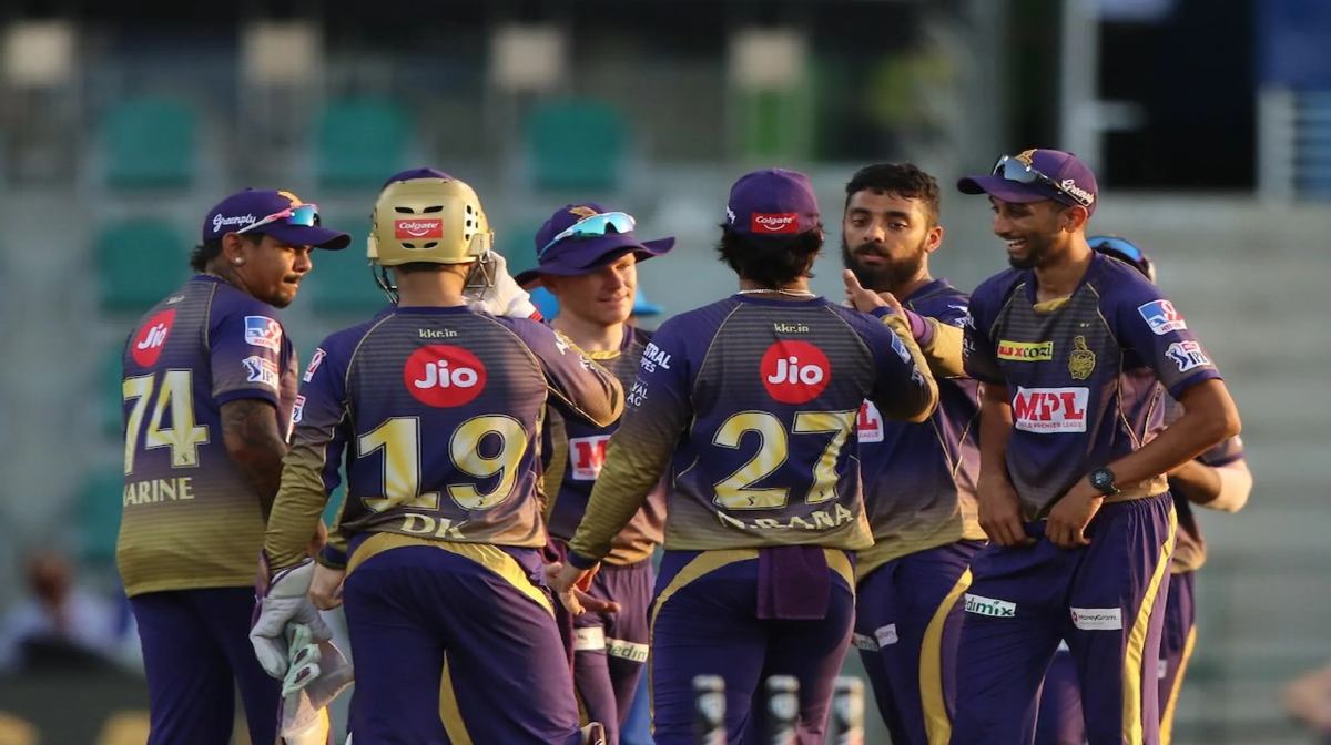 IPL 2021: CSK समेत 4 टीमों का स्क्वाड पूरा, इन 4 टीमों के रिप्लेसमेंट की तलाश अभी भी है जारी