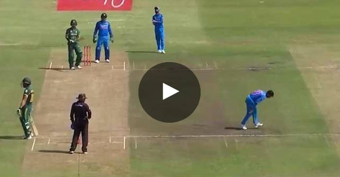 MS Dhoni comments stump mic