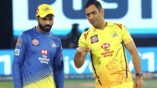 MS Dhoni with ravindra Jadeja ahead of IPL 2022