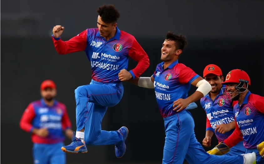 IPL 2024 ऑक्शन में करोड़ों ऐंठने वाले इस खिलाड़ी को फ्रेंचाइजी ने दिया झटका, पूरे सीजन के लिए निकाल...