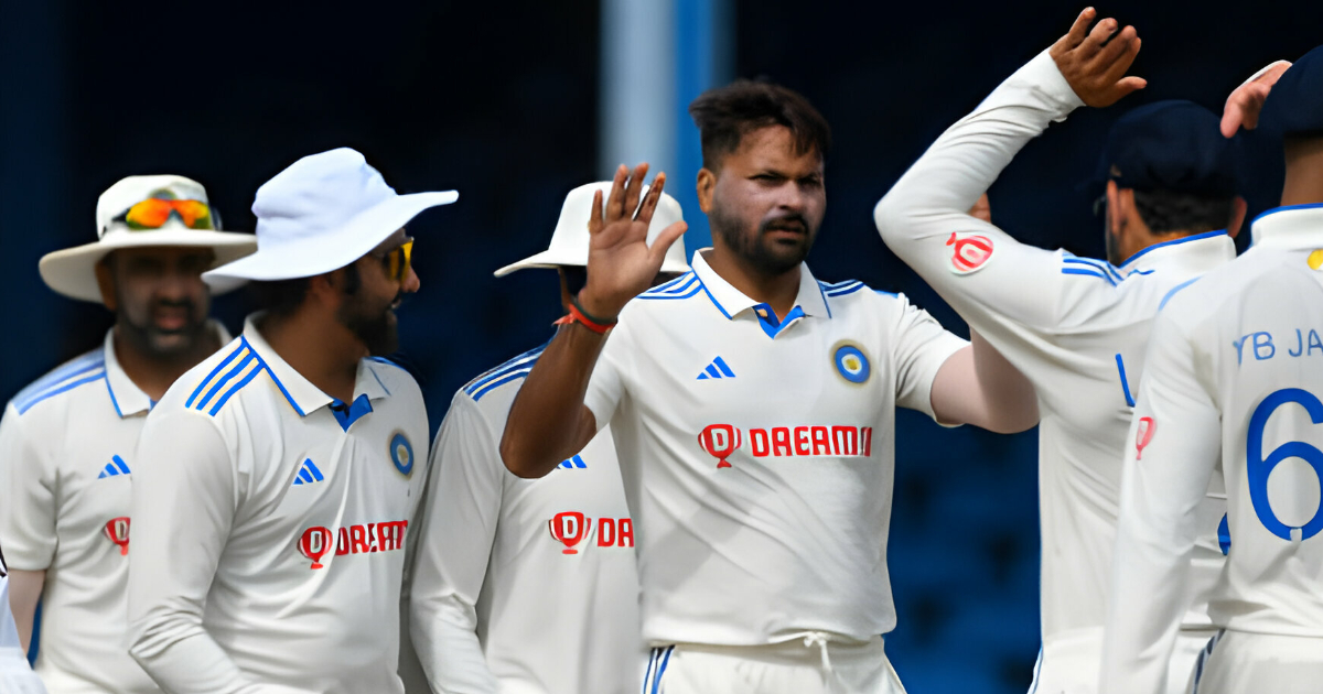 टीम इंडिया से बाहर होते ही खतरनाक फॉर्म में लौटे मुकेश कुमार, धारदार गेंदबाजी कर रणजी में झटके 4 विक...