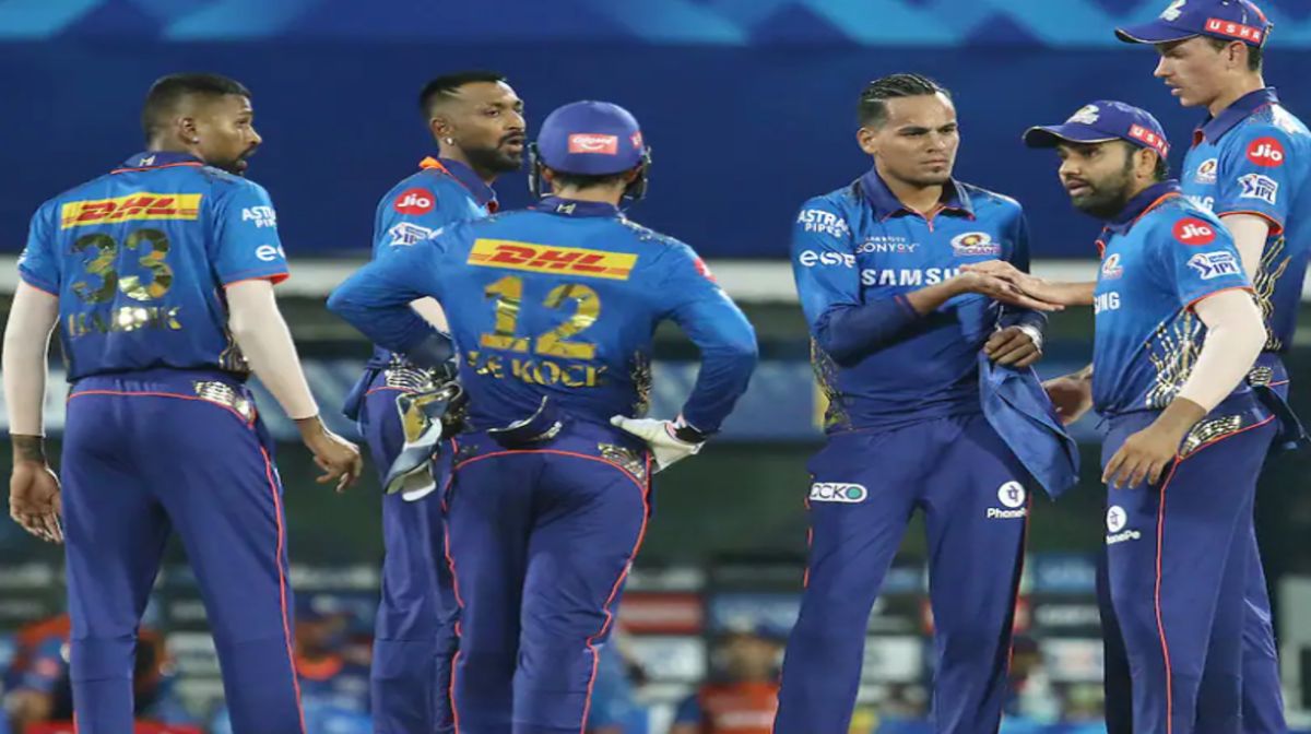 कोच रवि शास्त्री अब हार्दिक पांडया के बचाव में उतरे, जमकर की इस ऑलराउडर की तारीफ