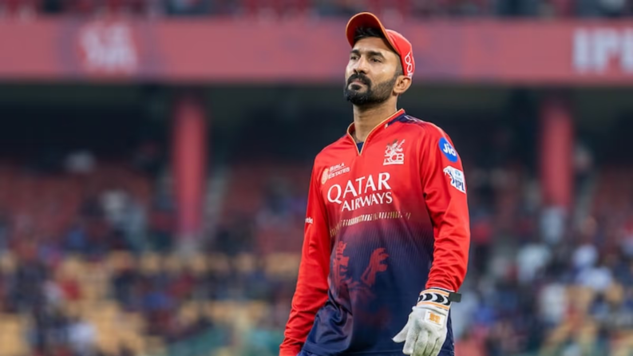 Nasser Hussain Michael Atherton Say Dinesh Karthik Will Be Unbearable If RCB Win IPL 2025 Nasser Hussain Michael Atherton Say Dinesh Karthik Will Be Unbearable If RCB Win IPL 2025