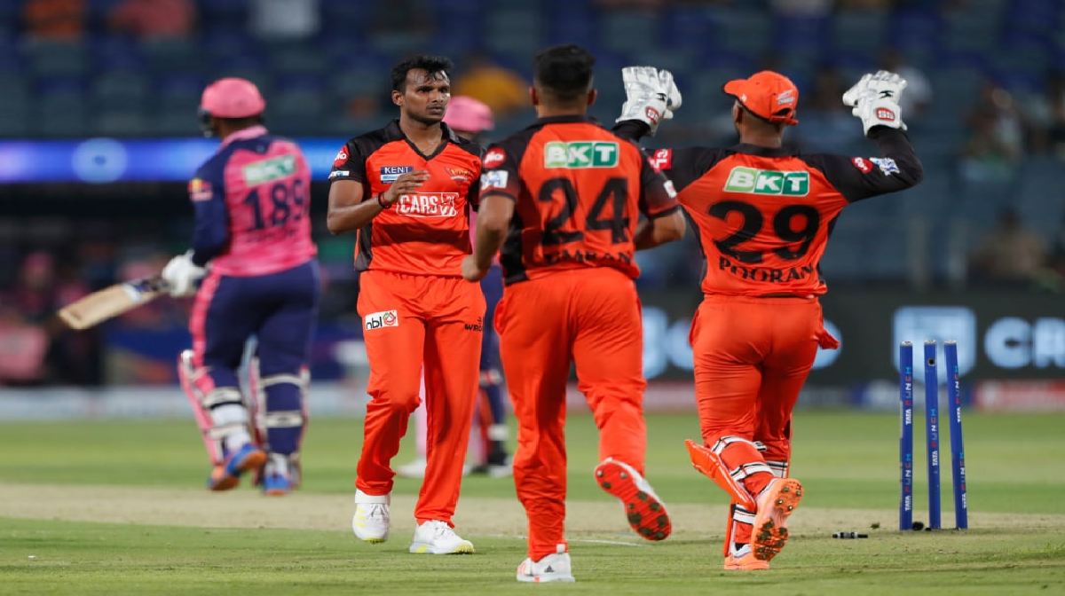 SRH angry catch of kane williamson lodges official protest against third umpire decision