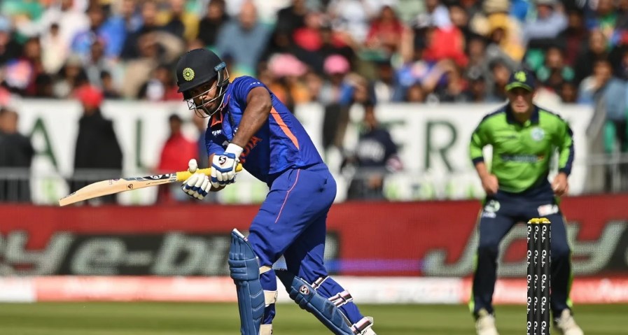 Virat Kohli की वजह से बर्बाद हो रहा है इन 3 इन खिलाड़ियों का करियर, अपने दम पर जिता सकते हैं मैच