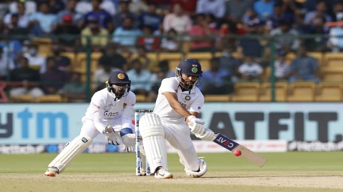 Shreyas Iyer out on Nervous Nineties in Day Night test 2022 against Sri Lanka