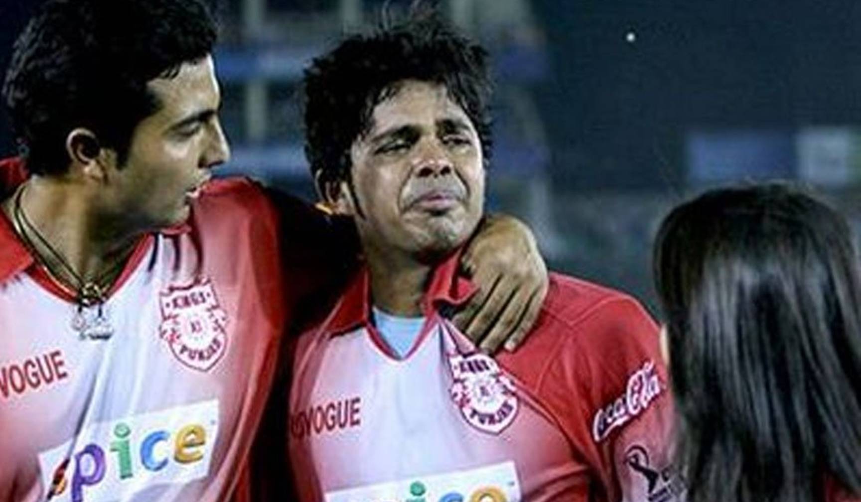 3 खिलाड़ी जो आईपीएल के दौरान मैदान पर नहीं रोक सकें अपने आँसू, छलक गयी उनकी आँखें