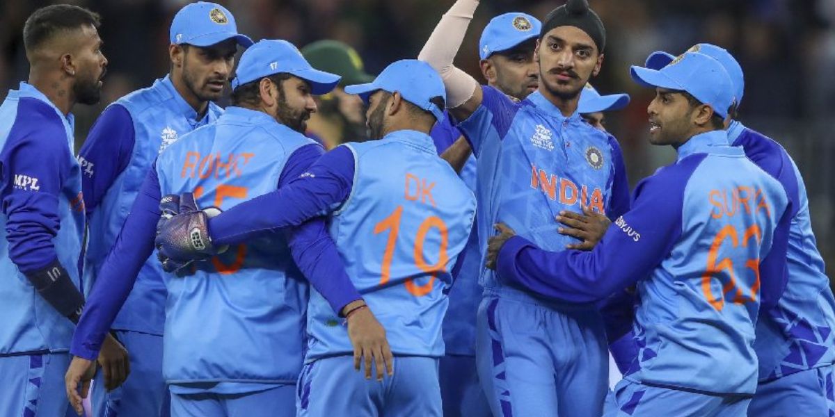 विराट कोहली के नाम पर भी इस RCB बल्लेबाज की नहीं होगी टीम इंडिया में वापसी, दिलीप ट्रॉफी में हुआ बुर...