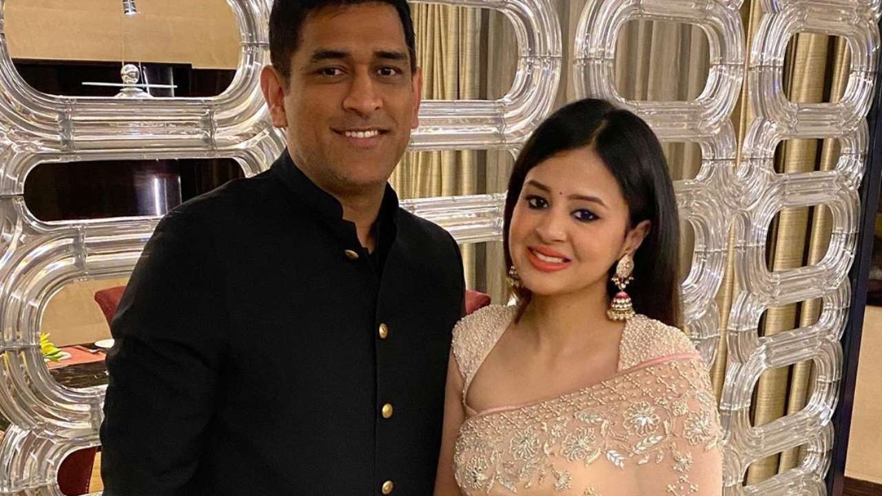 MS Dhoni-sakshi