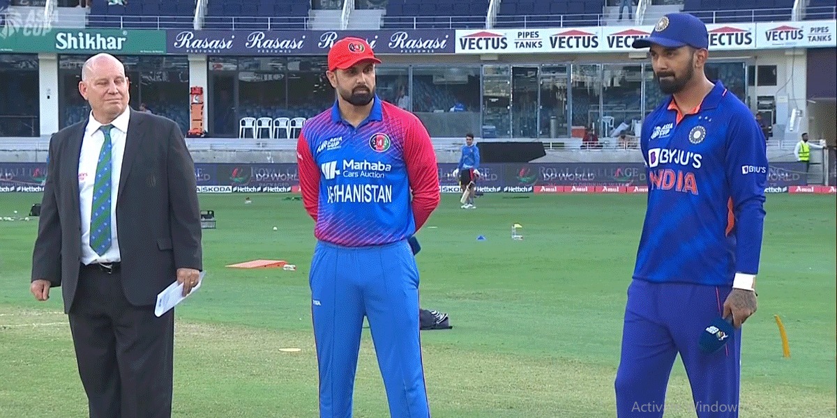 VIDEO: पाक फैंस की कुटाई, तो भारतीयों पर लुटाई जमकर मोहब्बत, आखिरी मैच में दोनों टीमों के दर्शकों ने...