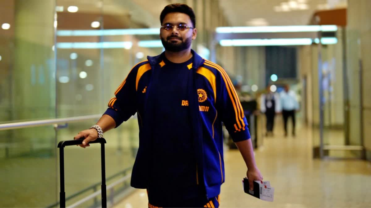 At Airport Rishabh Pant Remembered Rohit Sharma Told Fans Will Miss His Garden 1 At Airport Rishabh Pant Remembered Rohit Sharma Told Fans Will Miss His Garden 1