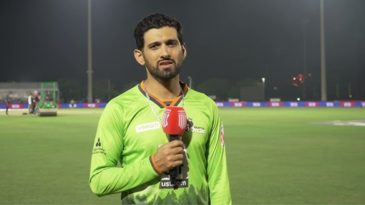 Before IPL 2026 Delhi Capitals Changed Its Captain Responsibility Was Given To Pakistani Legend Before IPL 2026 Delhi Capitals Changed Its Captain Responsibility Was Given To Pakistani Legend