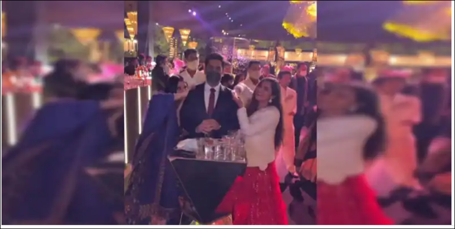 Dhoni and Sakshi