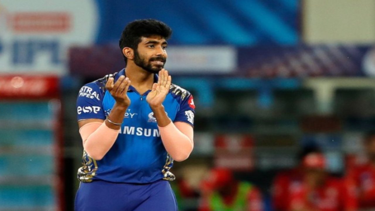 Jasprit Bumrah ने स्टीव स्मिथ को किया OUT, तो विराट कोहली ने कर डाला KISS, जमकर वायरल हुआ VIDEO