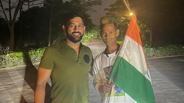 ms dhoni fan