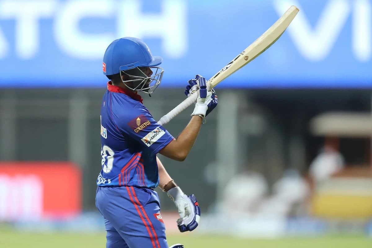IPL 2021: क्रिकेट प्रशंसक ने उतारी सुरेश रैना की आरती, सोशल मीडिया पर वीडियो हुआ वायरल