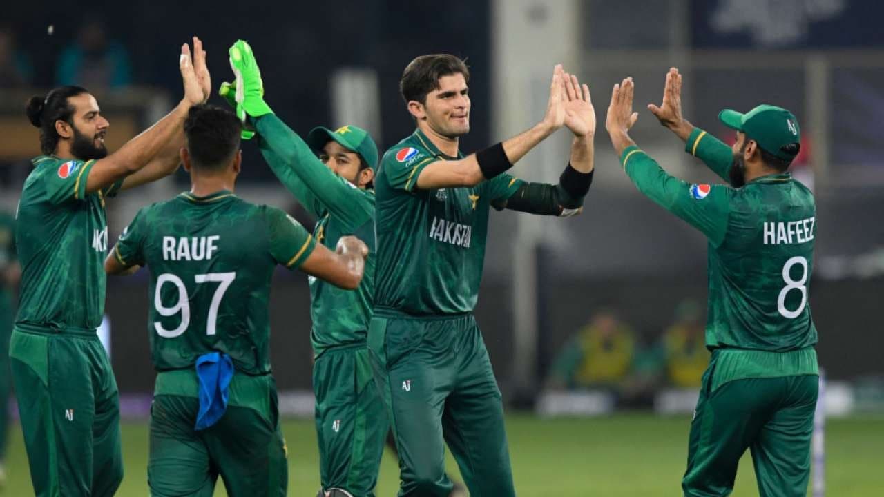 T20 World Cup 2021: भारत के बाद न्यूजीलैंड को भी पछाड़ा, पाकिस्तान ने 5 विकेट से दर्ज की टूर्नामेंट...