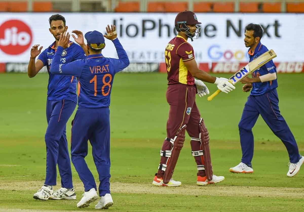 IND vs WI: रोहित इस धाकड़ बल्लेबाज के साथ कर सकते हैं ओपनिंग, यहां देखें दोनों टीमों की सलामी जोड़ी