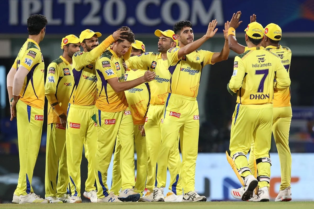 Chennai Super Kings won by 3 wickets vs MI
