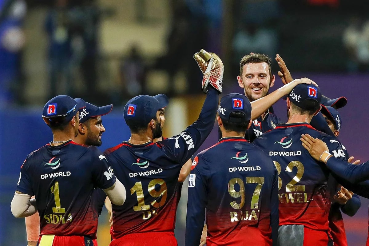 Royal Challengers Bangalore won by 8 wickets against GT in 67 IPL 2022