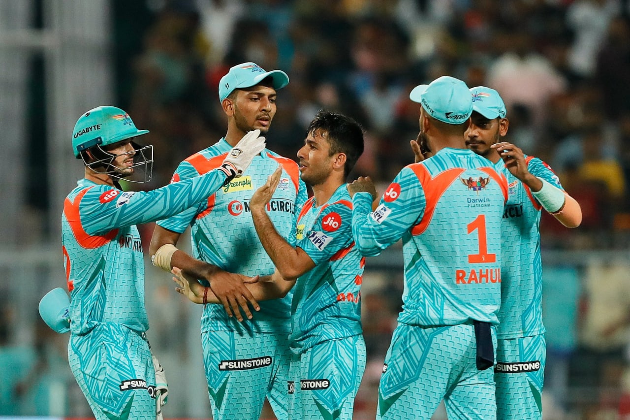 'मोदी जी फाइनल में और योगी जी घर वापस...' IPL 2022 से बाहर होने के बाद LSG फैंस ने इस तरह जताई निराश...