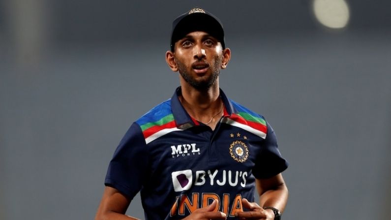 Jasprit Bumrah gives Test debut cap to Prasidh Krishna in sa vs ind 1st test video goes viral