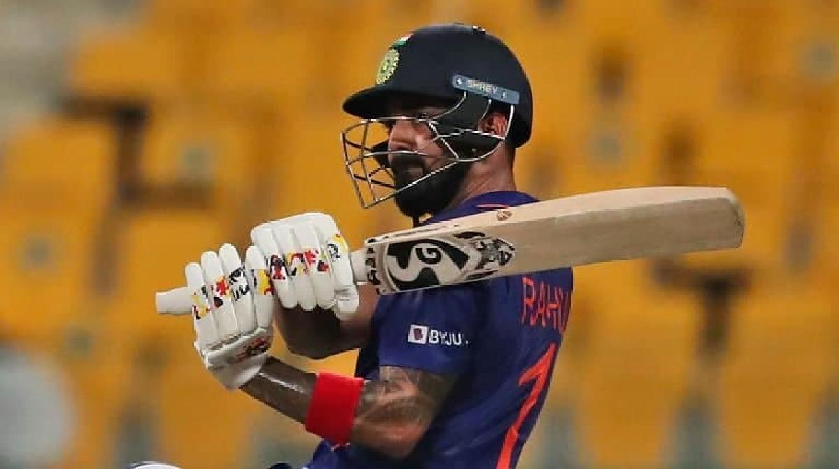 rajkumar sharma has opined that KL Rahul must bat at no 4 in odi