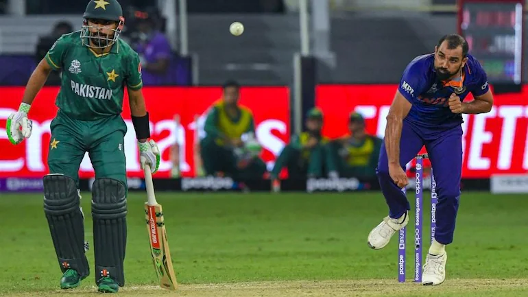 IND vs PAK: Mohammed Shami को मिला सिक्सर किंग का साथ, कहा- हमे आप पर गर्व है
