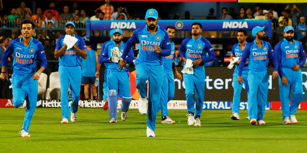 IND vs SA: तीसरे T20 में कौन लेगा विराट-राहुल की जगह?, रोहित शर्मा धाकड़ खिलाड़ी को थमा सकते हैं डेब्य...