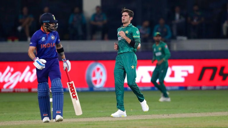 T20 World Cup में पाकिस्तान के खिलाफ पहली बार आऊट हुए किंग कोहली, शाहीन ने रच दिया इतिहास