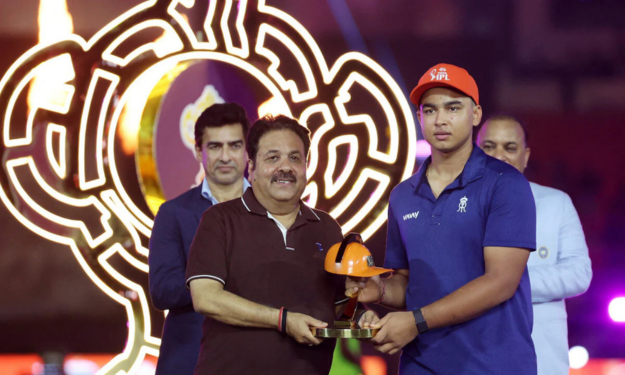 VAIBHAV RECIEVING ORANGE CAP VAIBHAV RECIEVING ORANGE CAP