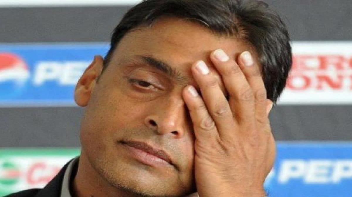 Shoaib Akhtar insulted on live television-ptv sports-video