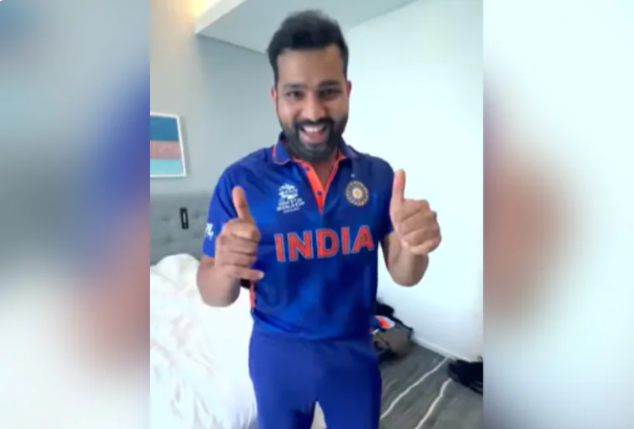 T20 World Cup 2021 वाली जर्सी में Rohit Sharma ने शेयर किया मजेदार वीडियो, डेविड वॉर्नर कमेंट करने से नहीं रोक पाए खुद को