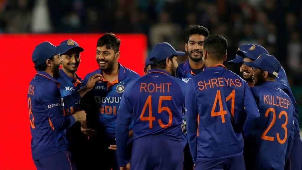 team India Won by 6 Wickets in 3rd T20 against Sri Lanka